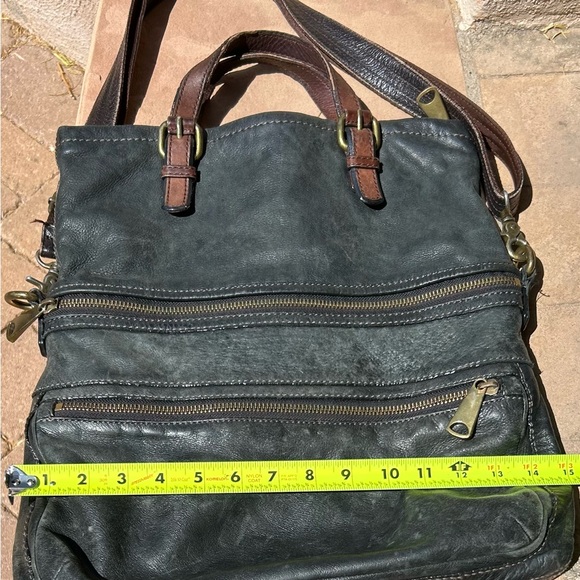 Rehab: Fossil Vintage Explorer Black Leather Crossbody Foldover Bag - Picture 13 of 16